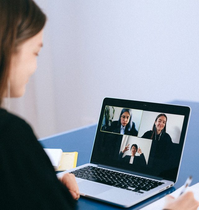 Hoe kan je het beste een online meeting organiseren?