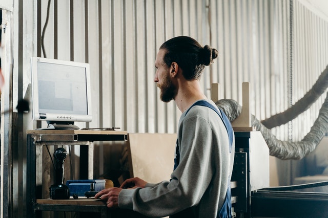 Waar moet je op letten bij het kopen van een cnc bewerkingscentrum?